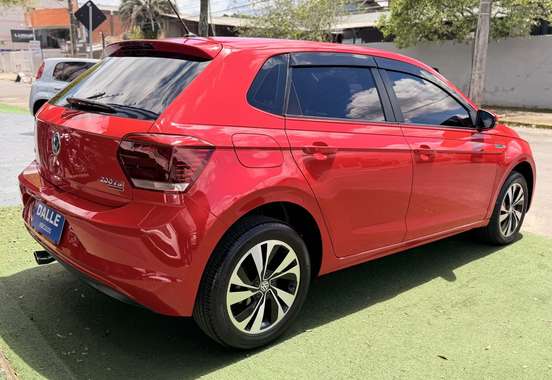 VOLKSWAGEN-POLO-2018