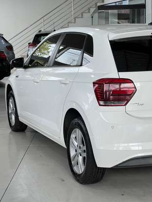 VOLKSWAGEN-POLO-2018