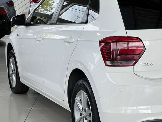 VOLKSWAGEN-POLO-1.0 200 TSI COMFORTLINE AUTOMÁTICO VOLKSWAGEN-POLO-2018