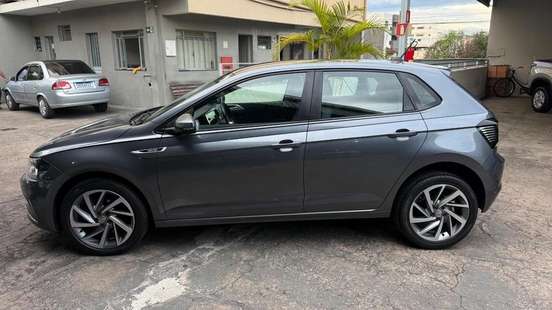 VOLKSWAGEN-POLO-2019