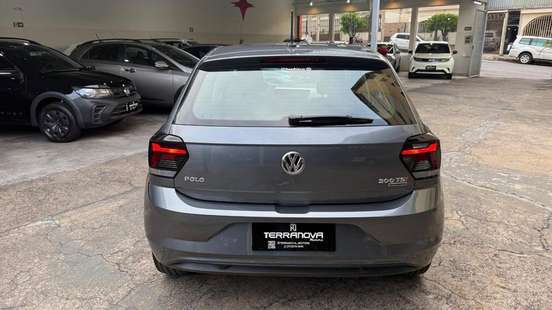 VOLKSWAGEN-POLO-2019