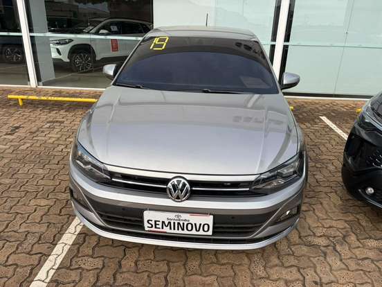 VOLKSWAGEN-POLO-2018
