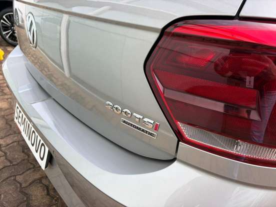 VOLKSWAGEN-POLO-2018