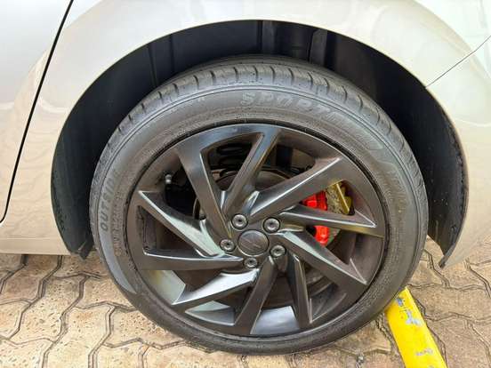 VOLKSWAGEN-POLO-2018