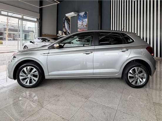 VOLKSWAGEN-POLO-1.0 200 TSI HIGHLINE AUTOMÁTICO VOLKSWAGEN-POLO-2017