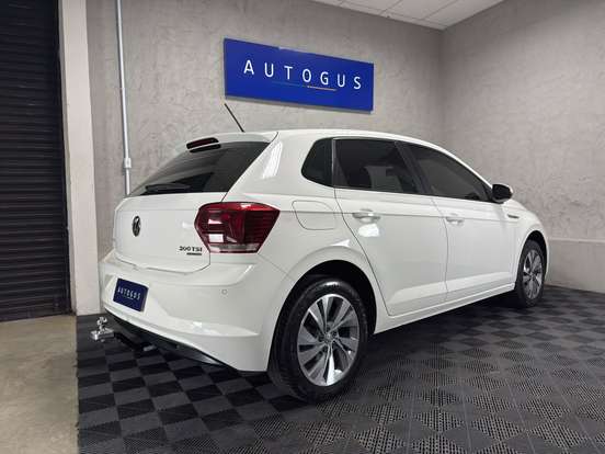 VOLKSWAGEN-POLO-2018