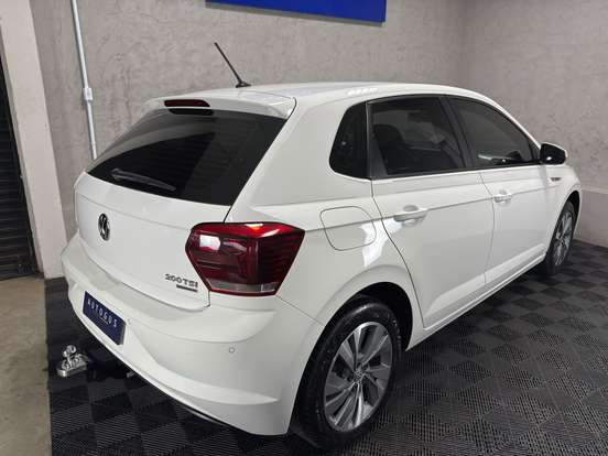 VOLKSWAGEN-POLO-2018