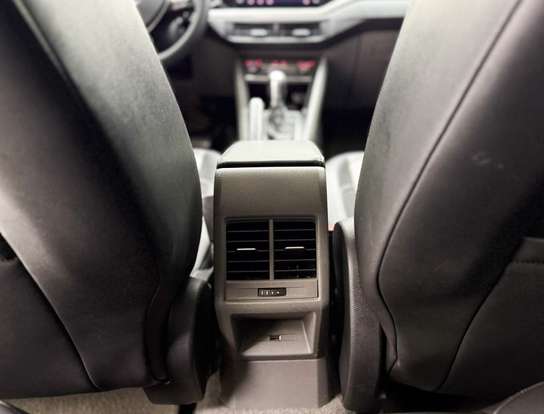 VOLKSWAGEN-POLO-2018