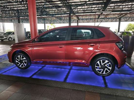 VOLKSWAGEN-POLO-2023