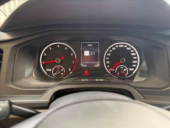 VOLKSWAGEN-POLO-2018