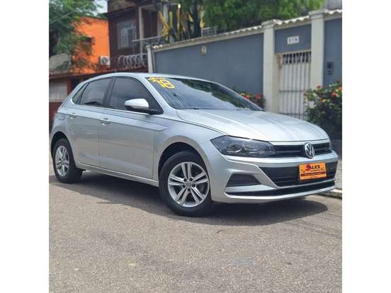 VOLKSWAGEN-POLO-2017