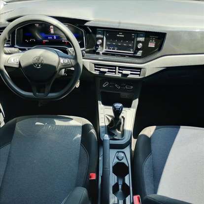 VOLKSWAGEN-POLO-2022