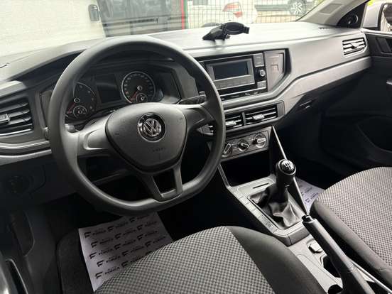 VOLKSWAGEN-POLO-2019