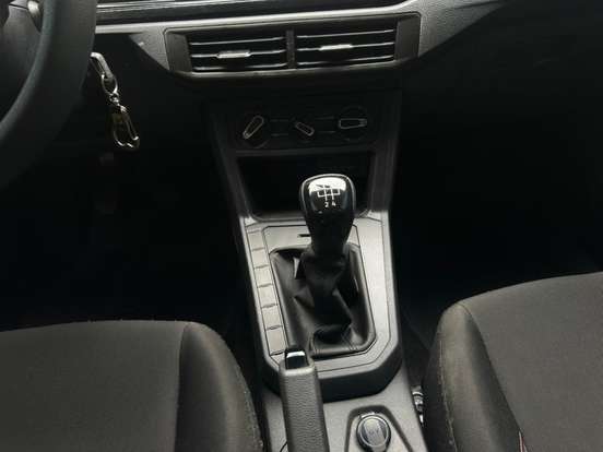 VOLKSWAGEN-POLO-2024