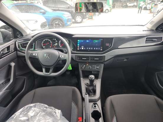 VOLKSWAGEN-POLO-2025