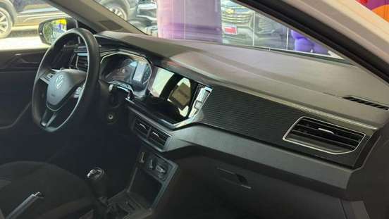 VOLKSWAGEN-POLO-2025