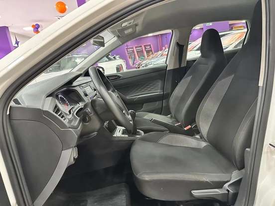 VOLKSWAGEN-POLO-2024