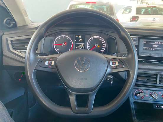 VOLKSWAGEN-POLO-2023