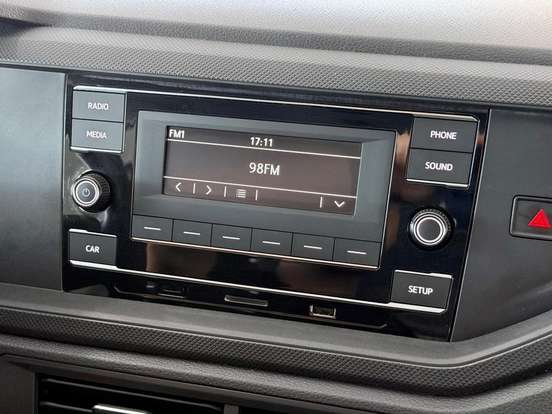 VOLKSWAGEN-POLO-2023