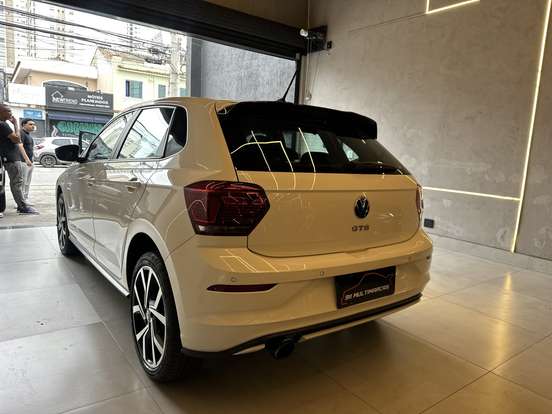 VOLKSWAGEN-POLO-2023