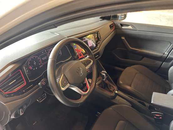 VOLKSWAGEN-POLO-2023