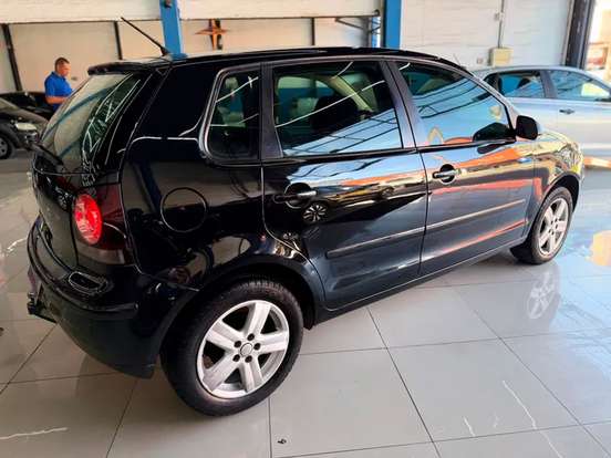 VOLKSWAGEN-POLO-2010