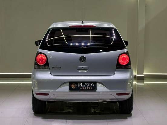 VOLKSWAGEN-POLO-2012