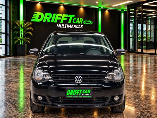 VOLKSWAGEN-POLO-2014