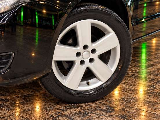 VOLKSWAGEN-POLO-2014