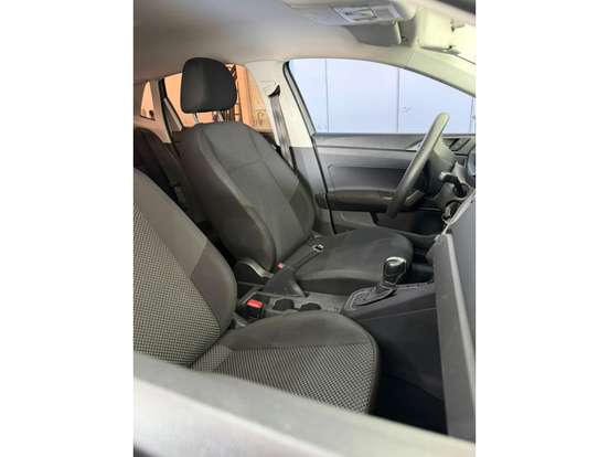 VOLKSWAGEN-POLO-2019