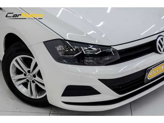VOLKSWAGEN-POLO-2018