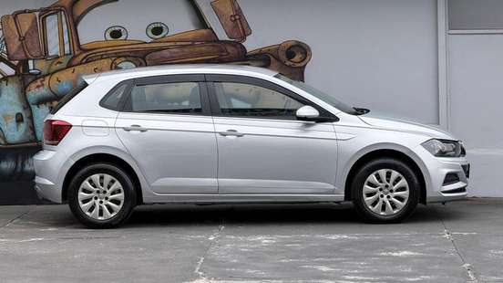 VOLKSWAGEN-POLO-2019