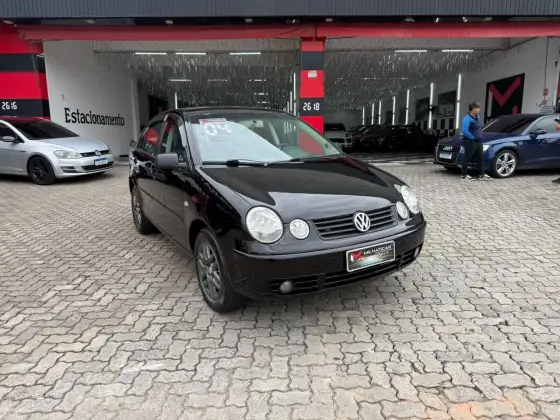 VOLKSWAGEN POLO SEDAN 1.6 8V GASOLINA 4P MANUAL