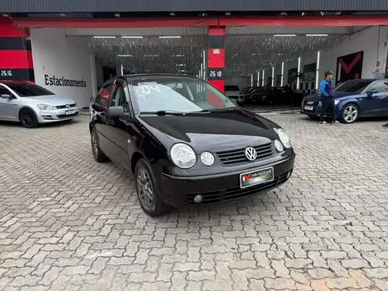VOLKSWAGEN-POLO SEDAN-2004
