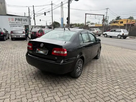 VOLKSWAGEN-POLO SEDAN-2004
