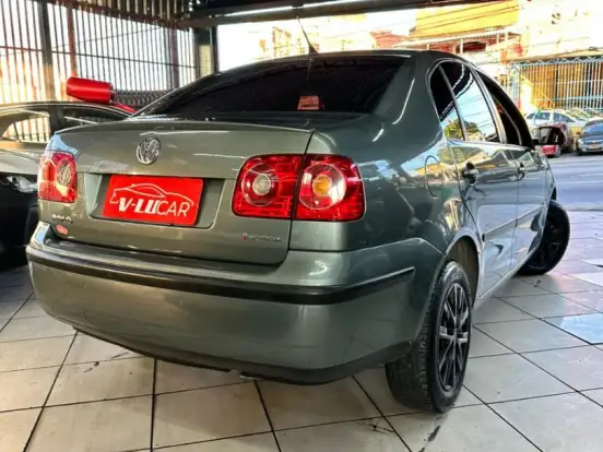 VOLKSWAGEN-POLO SEDAN-1.6 MI 8V FLEX 4P AUTOMATIZADO VOLKSWAGEN-POLO SEDAN-2010