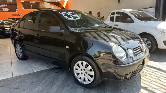 VOLKSWAGEN-POLO SEDAN-2004