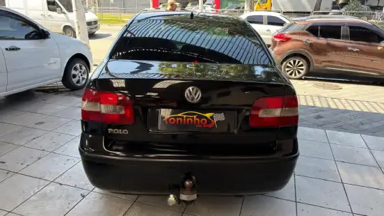 VOLKSWAGEN-POLO SEDAN-2004