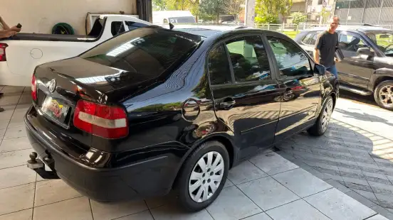 VOLKSWAGEN-POLO SEDAN-2004