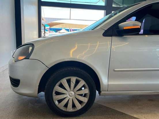 VOLKSWAGEN-POLO SEDAN-2012