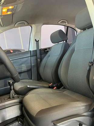 VOLKSWAGEN-POLO SEDAN-2012