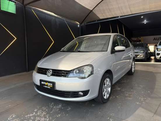 VOLKSWAGEN-POLO SEDAN-2011