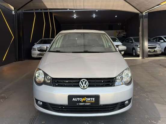VOLKSWAGEN-POLO SEDAN-2011