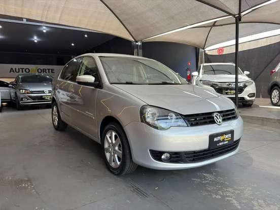 VOLKSWAGEN-POLO SEDAN-1.6 MI COMFORTLINE 8V FLEX 4P MANUAL VOLKSWAGEN-POLO SEDAN-2011