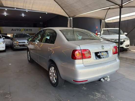 VOLKSWAGEN-POLO SEDAN-2011
