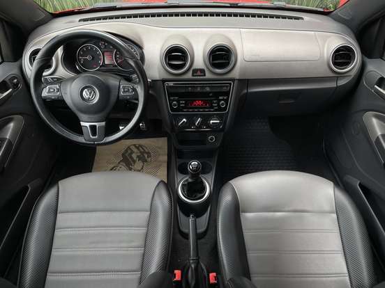 VOLKSWAGEN-SAVEIRO-2015