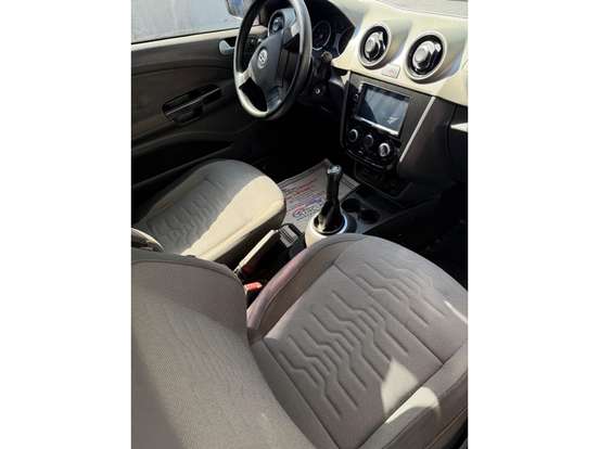 VOLKSWAGEN-SAVEIRO-2011