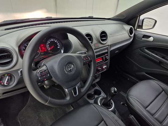 VOLKSWAGEN-SAVEIRO-2014