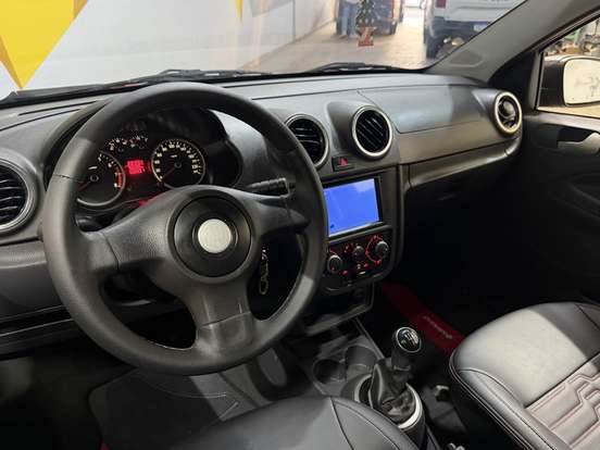 VOLKSWAGEN-SAVEIRO-2012