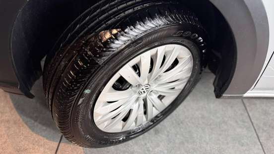 VOLKSWAGEN-SAVEIRO-2021